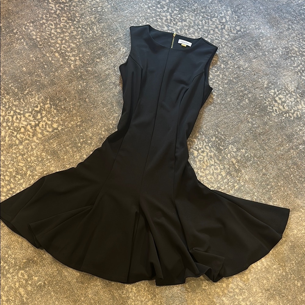 Calvin Klein Elegant Black Sleeveless Dress size 2